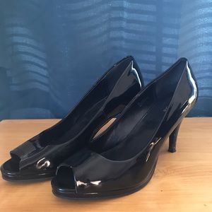 Peeptoe patent leather black heels